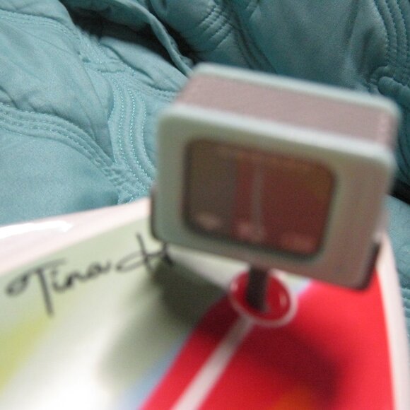 Retired American Girl Joss Surfboard Set - Picture 8 of 11